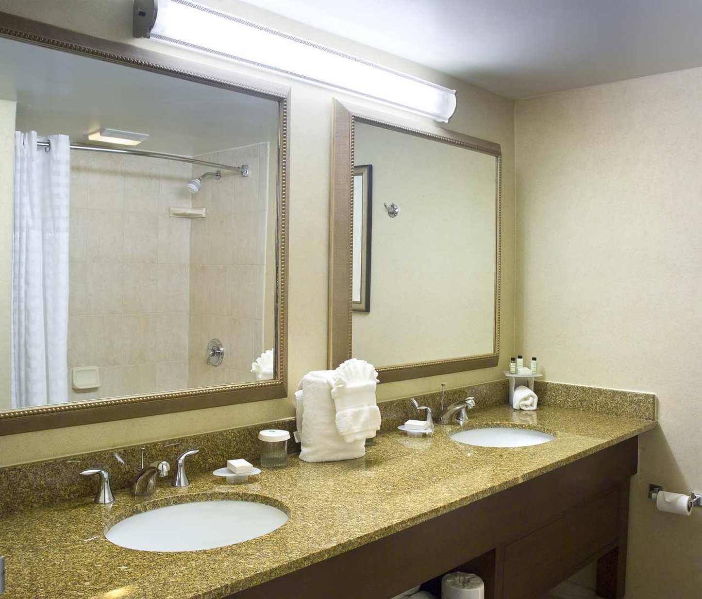 Embassy Suites Cleveland Beachwood