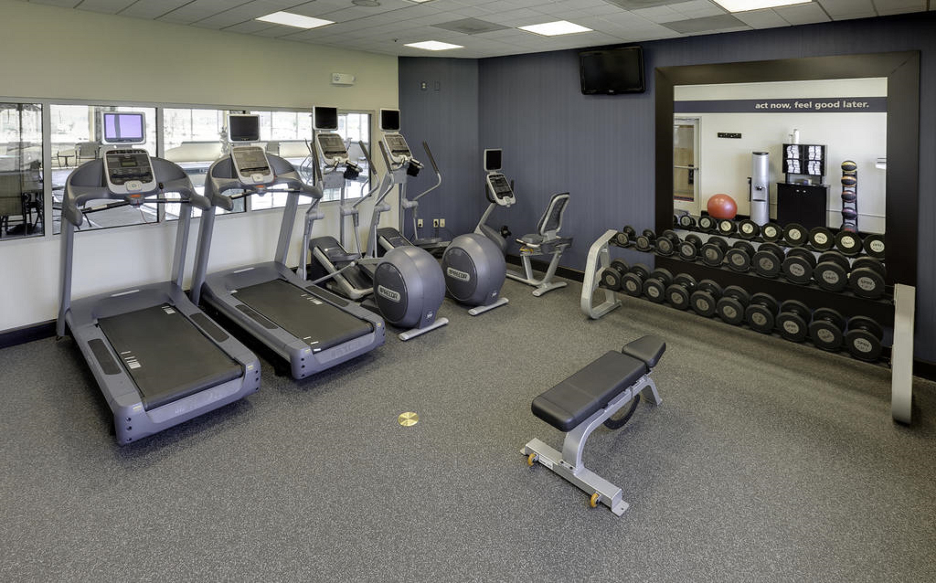 Hampton Inn & Suites Cleveland-Beachwood