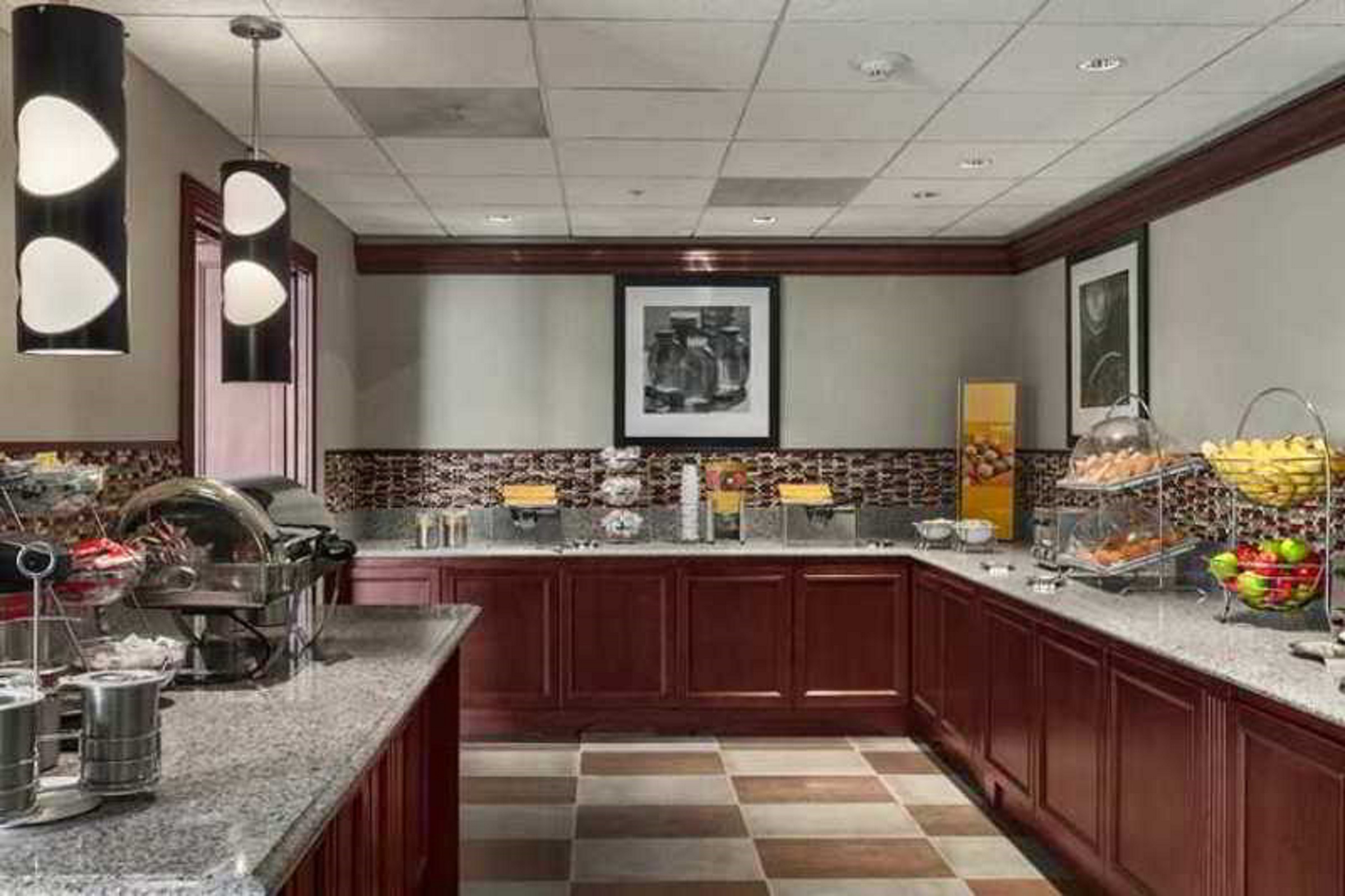 Hampton Inn & Suites Cleveland-Beachwood