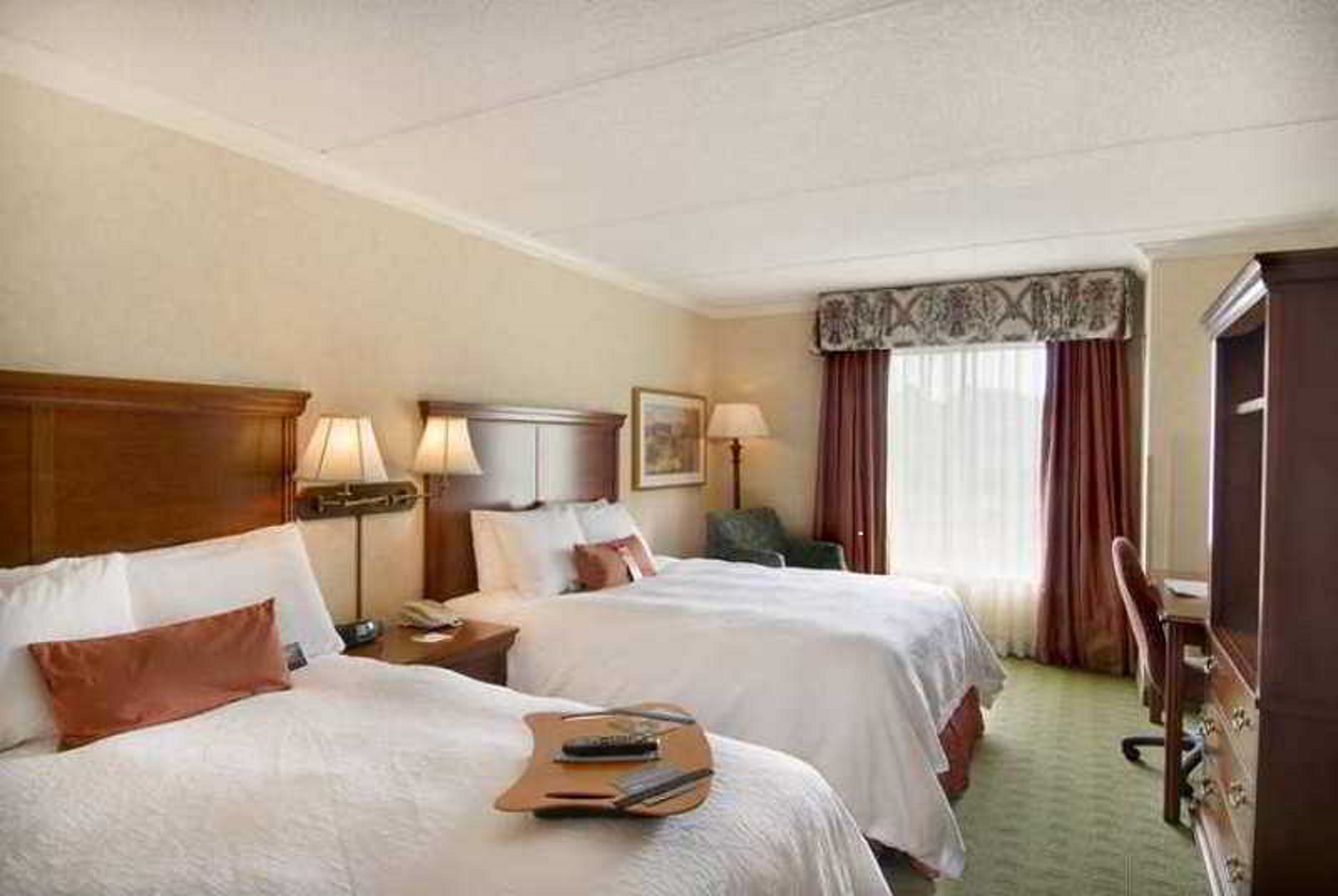 Hampton Inn & Suites Cleveland-Beachwood
