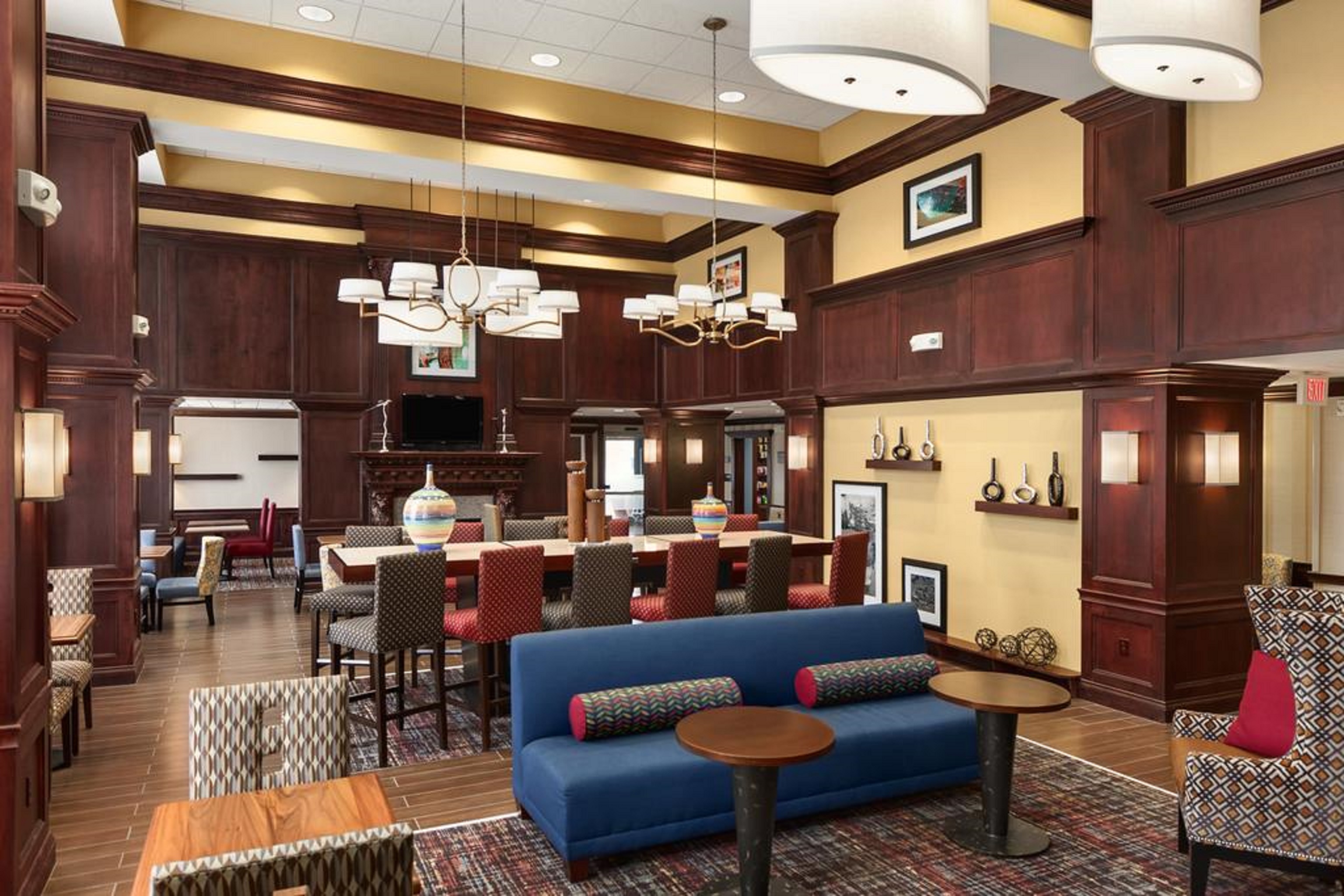 Hampton Inn & Suites Cleveland-Beachwood