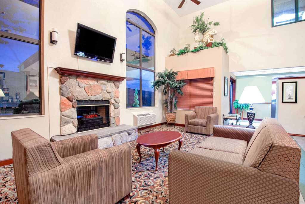 Baymont Inn & Suites Boston Heights/Hudson