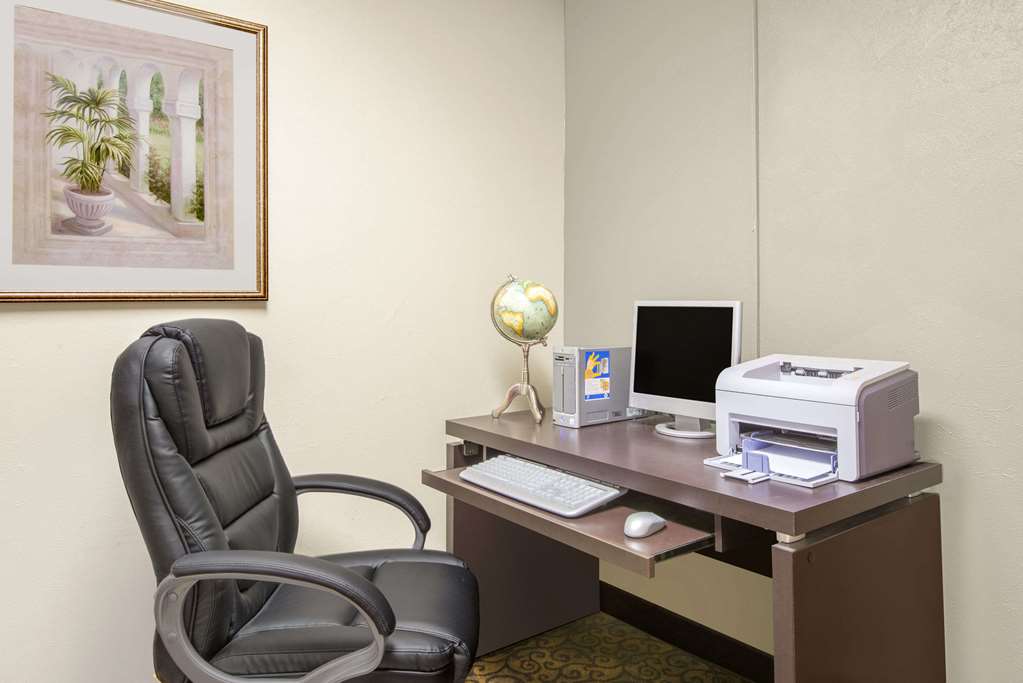 Baymont Inn & Suites Boston Heights/Hudson