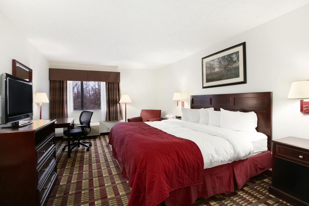 Baymont Inn & Suites Boston Heights/Hudson