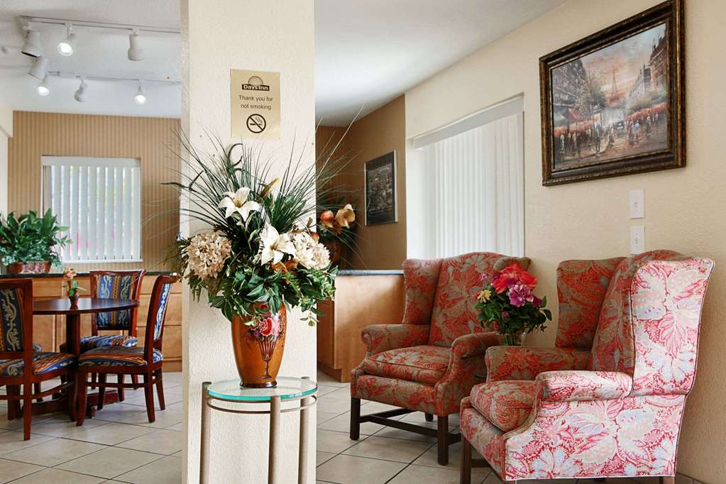 Days Inn by Wyndham Bowling Green