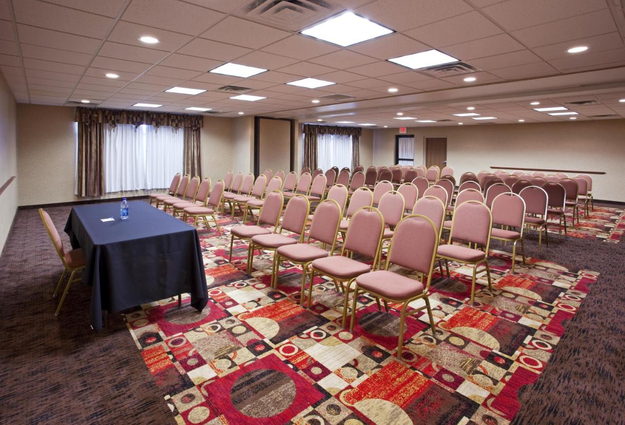 Holiday Inn Express & Suites Bowling Green