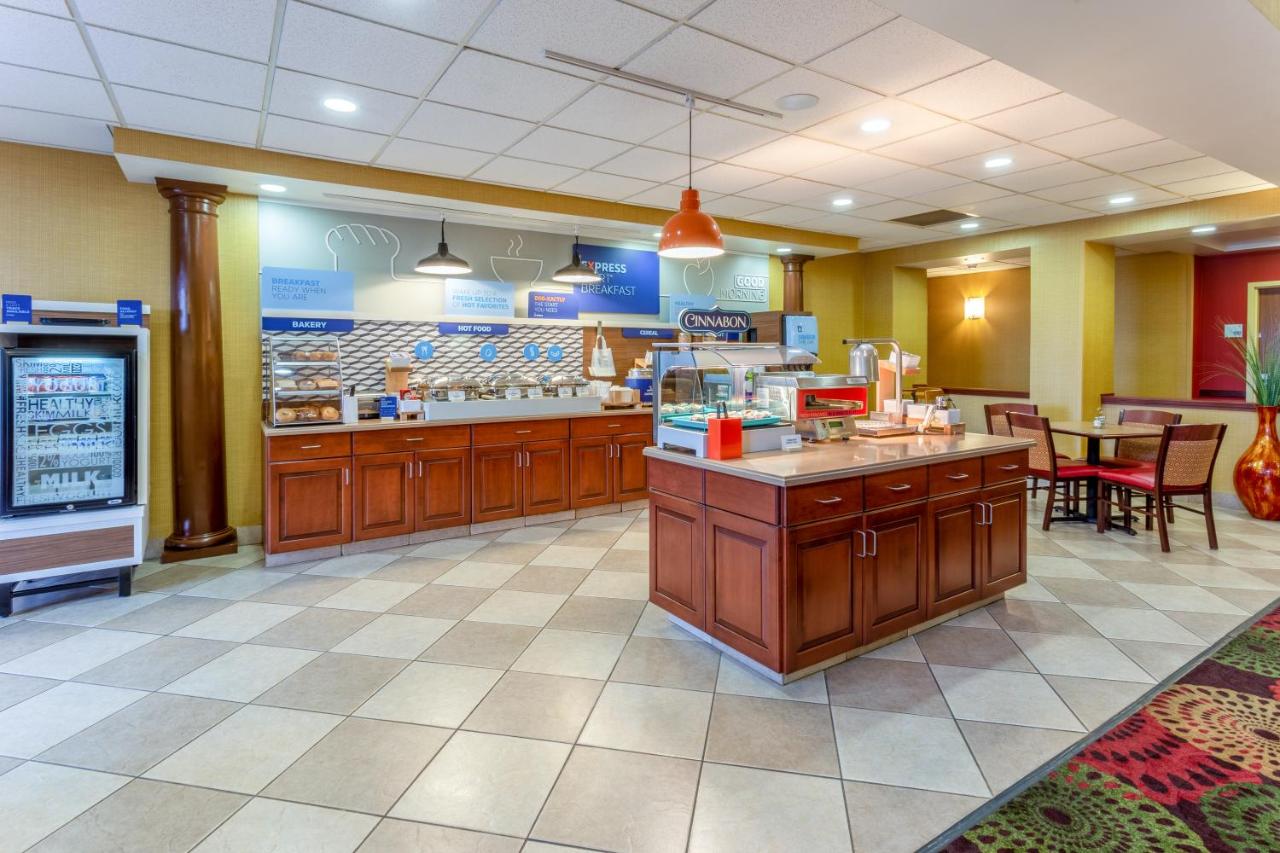 Holiday Inn Express & Suites Bowling Green