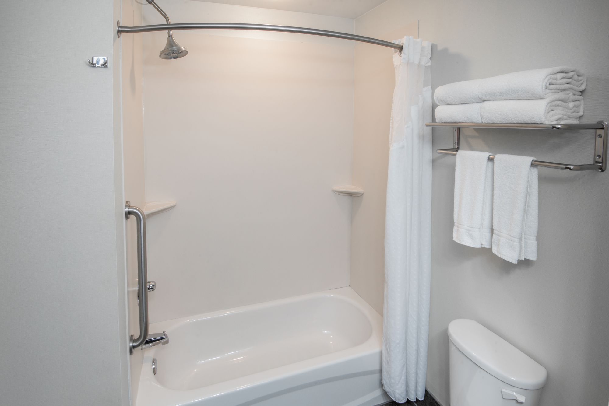 Holiday Inn Express Cleveland Airport - Brook Park