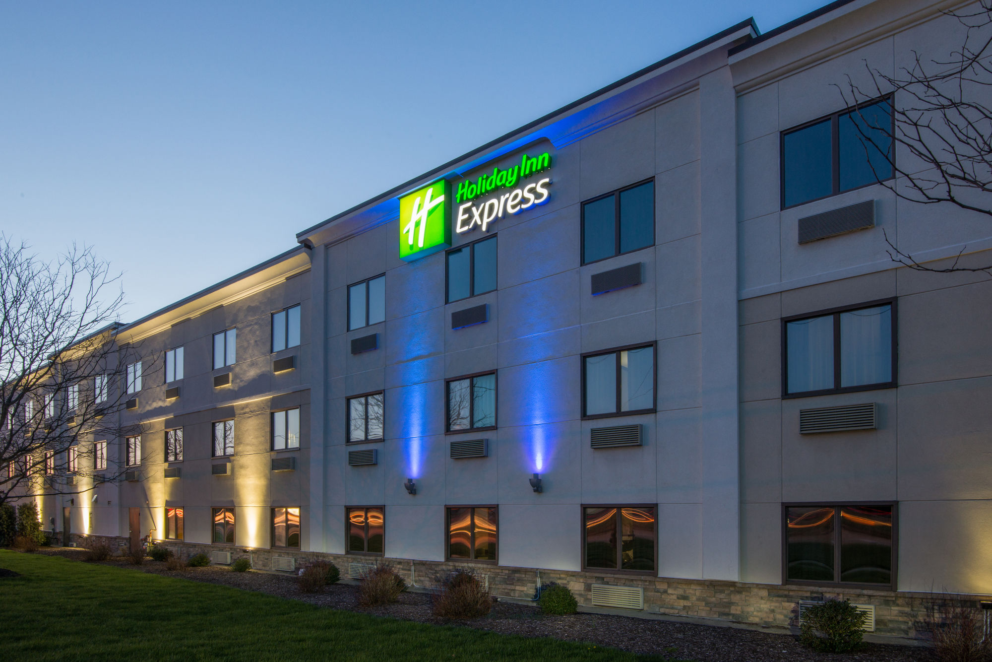 Holiday Inn Express Cleveland Airport - Brook Park