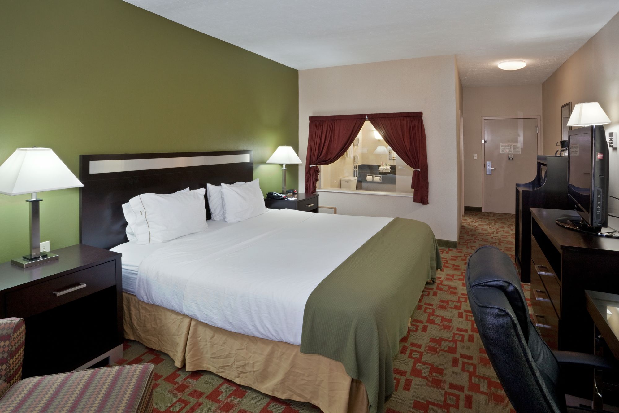Holiday Inn Express Cleveland Airport - Brook Park