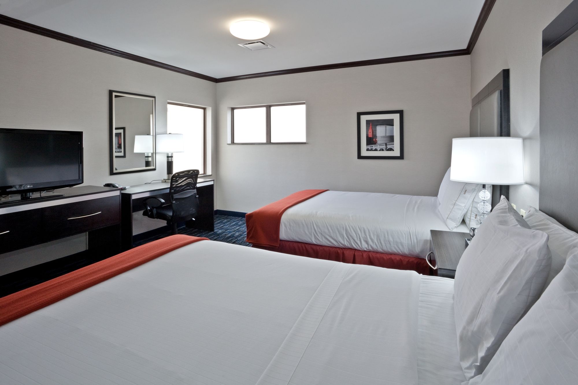 Holiday Inn Express Cleveland Airport - Brook Park