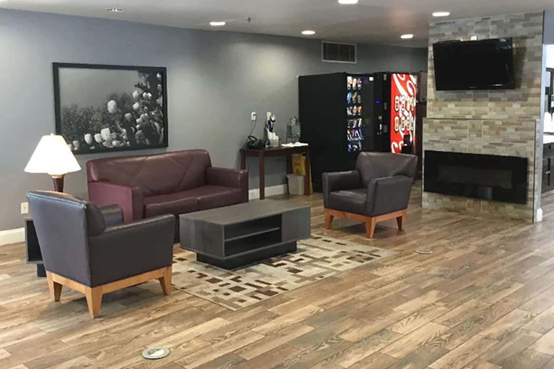 Howard Johnson by Wyndham Cleveland Airport