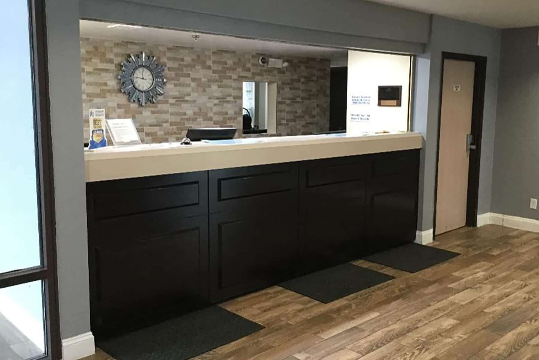 Howard Johnson by Wyndham Cleveland Airport