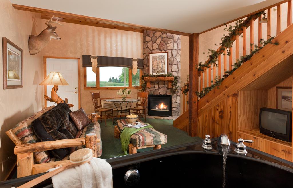 HideAway Country Inn