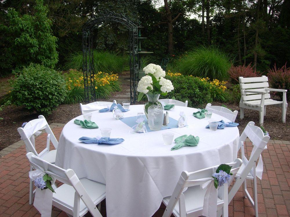 HideAway Country Inn