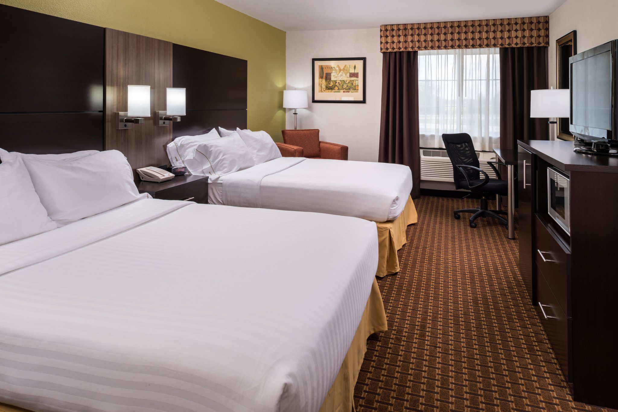 Holiday Inn Express & Suites Bucyrus