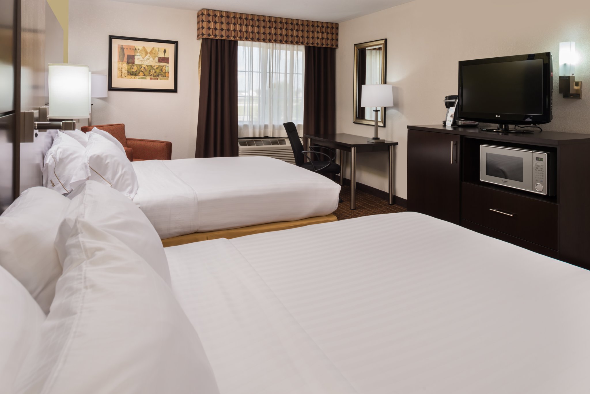 Holiday Inn Express & Suites Bucyrus