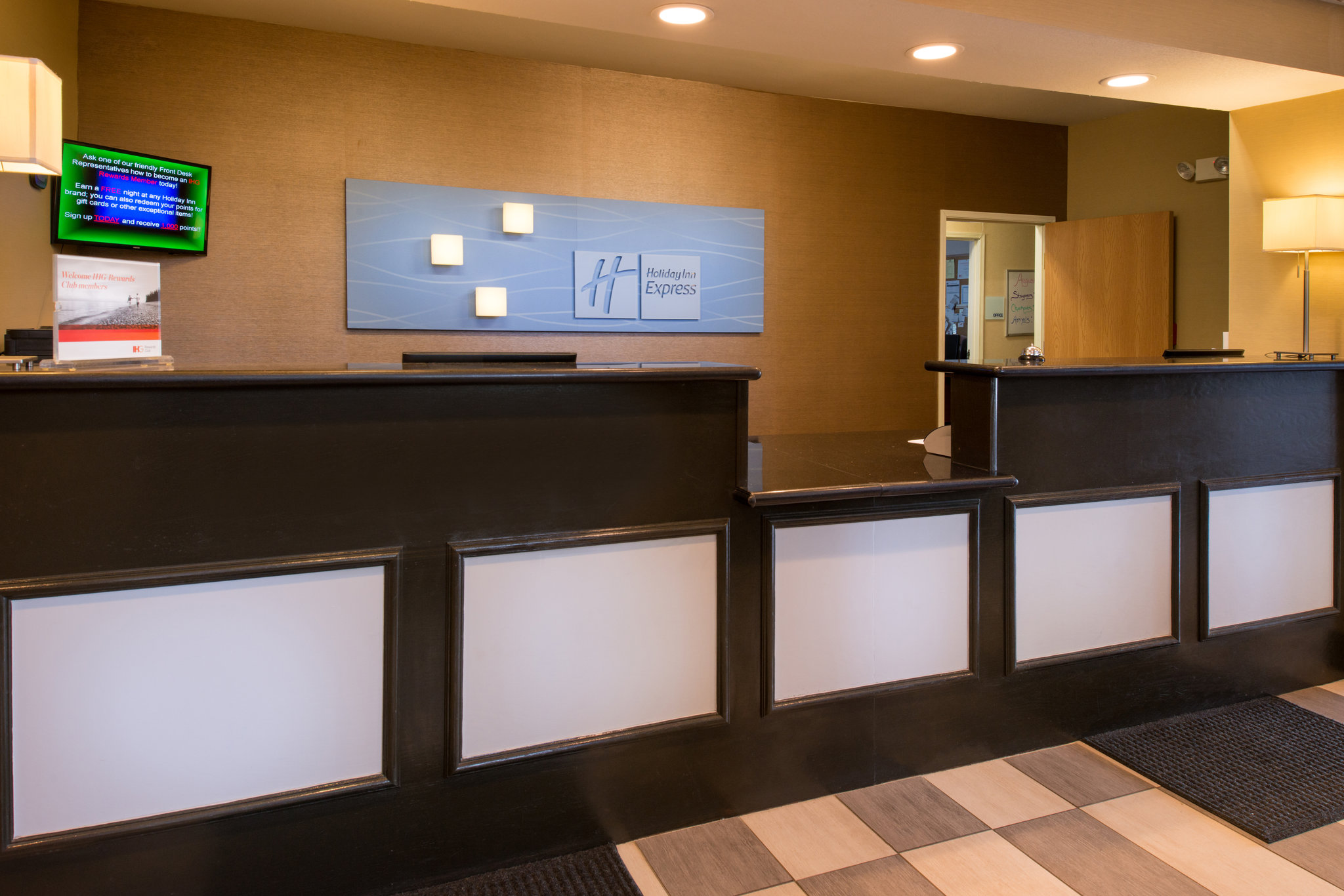 Holiday Inn Express & Suites Bucyrus