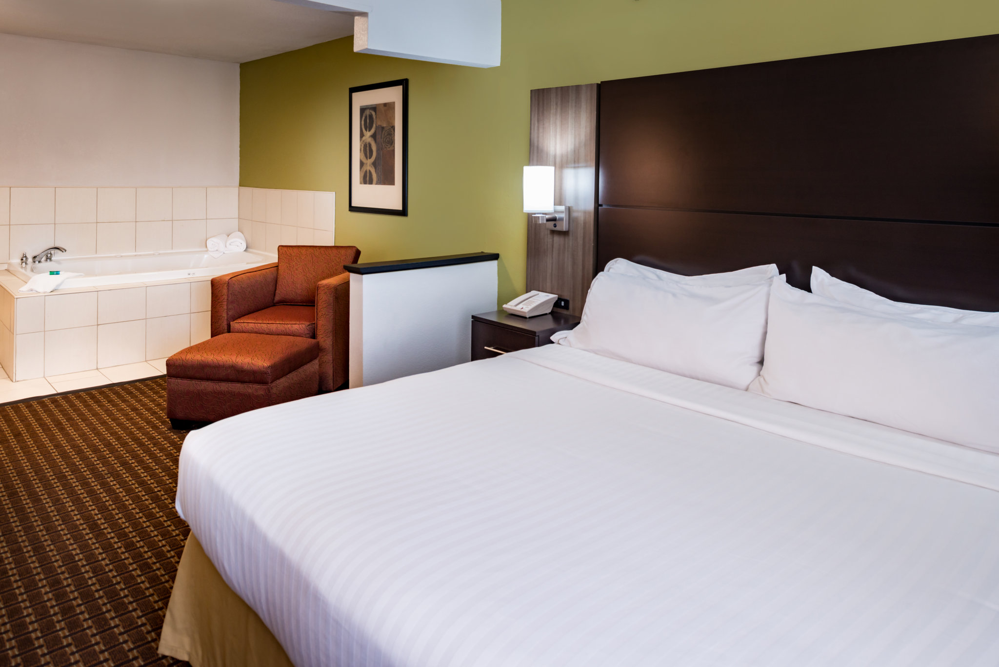 Holiday Inn Express & Suites Bucyrus