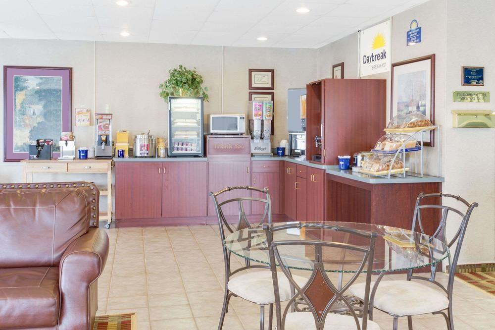 Days Inn by Wyndham Cambridge