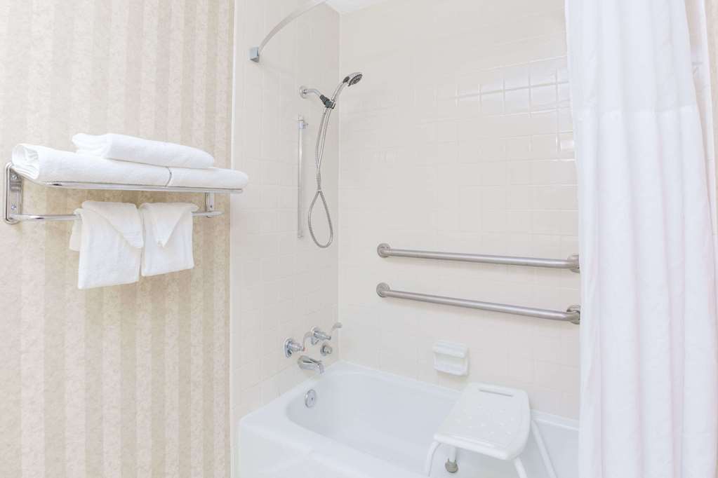 Days Inn by Wyndham Cambridge