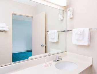 Days Inn by Wyndham Cambridge