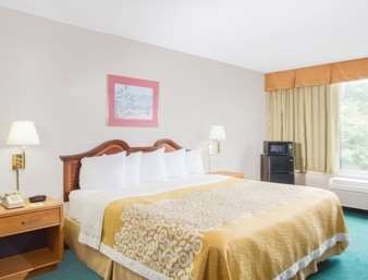 Days Inn by Wyndham Cambridge