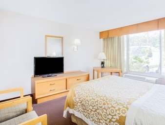 Days Inn by Wyndham Cambridge