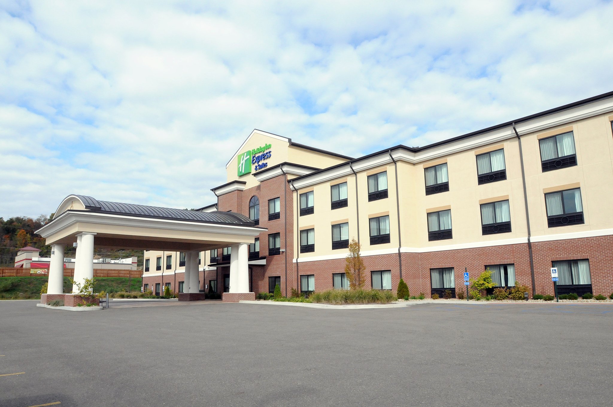 Holiday Inn Express & Suites Cambridge