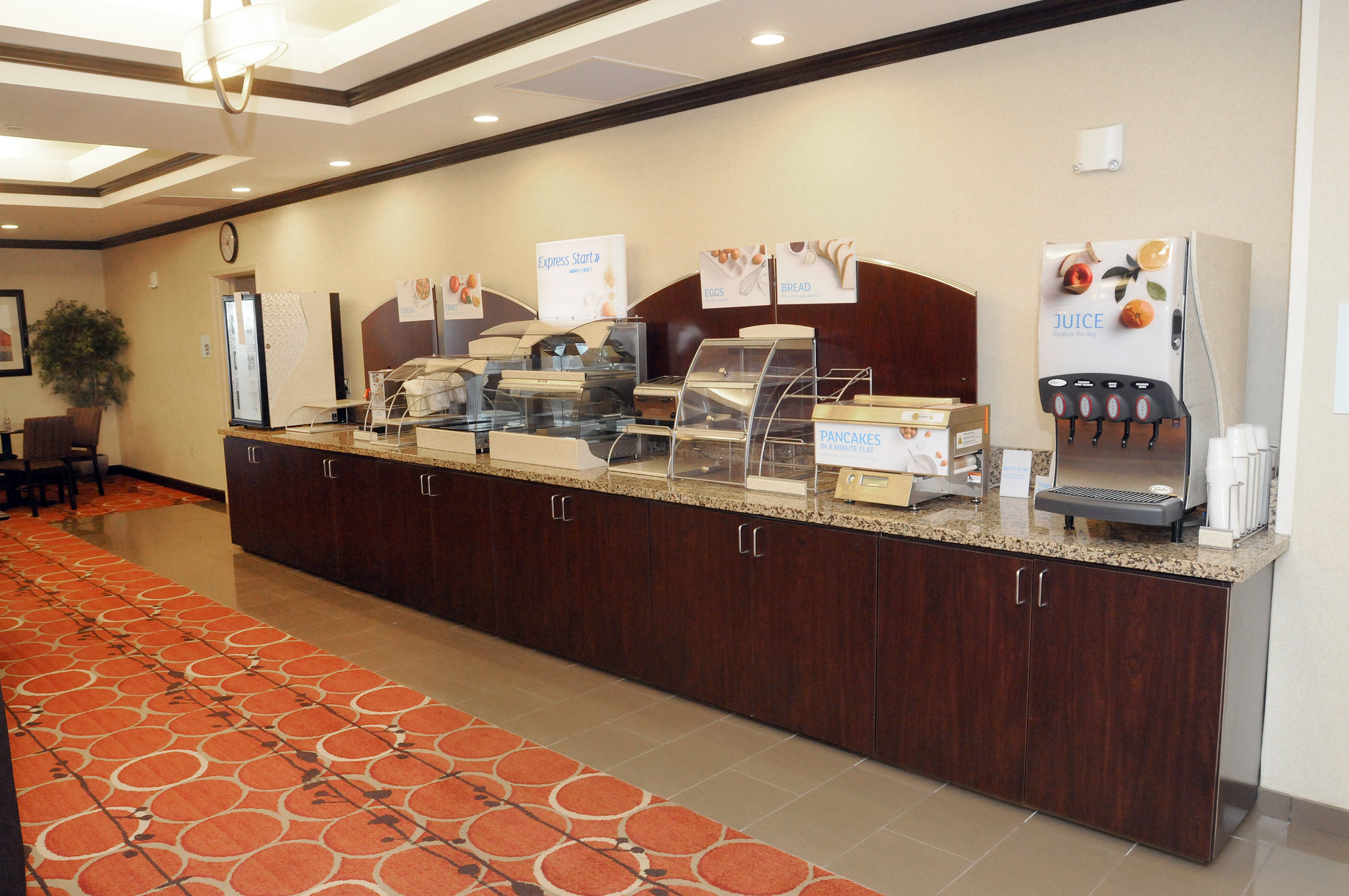 Holiday Inn Express & Suites Cambridge