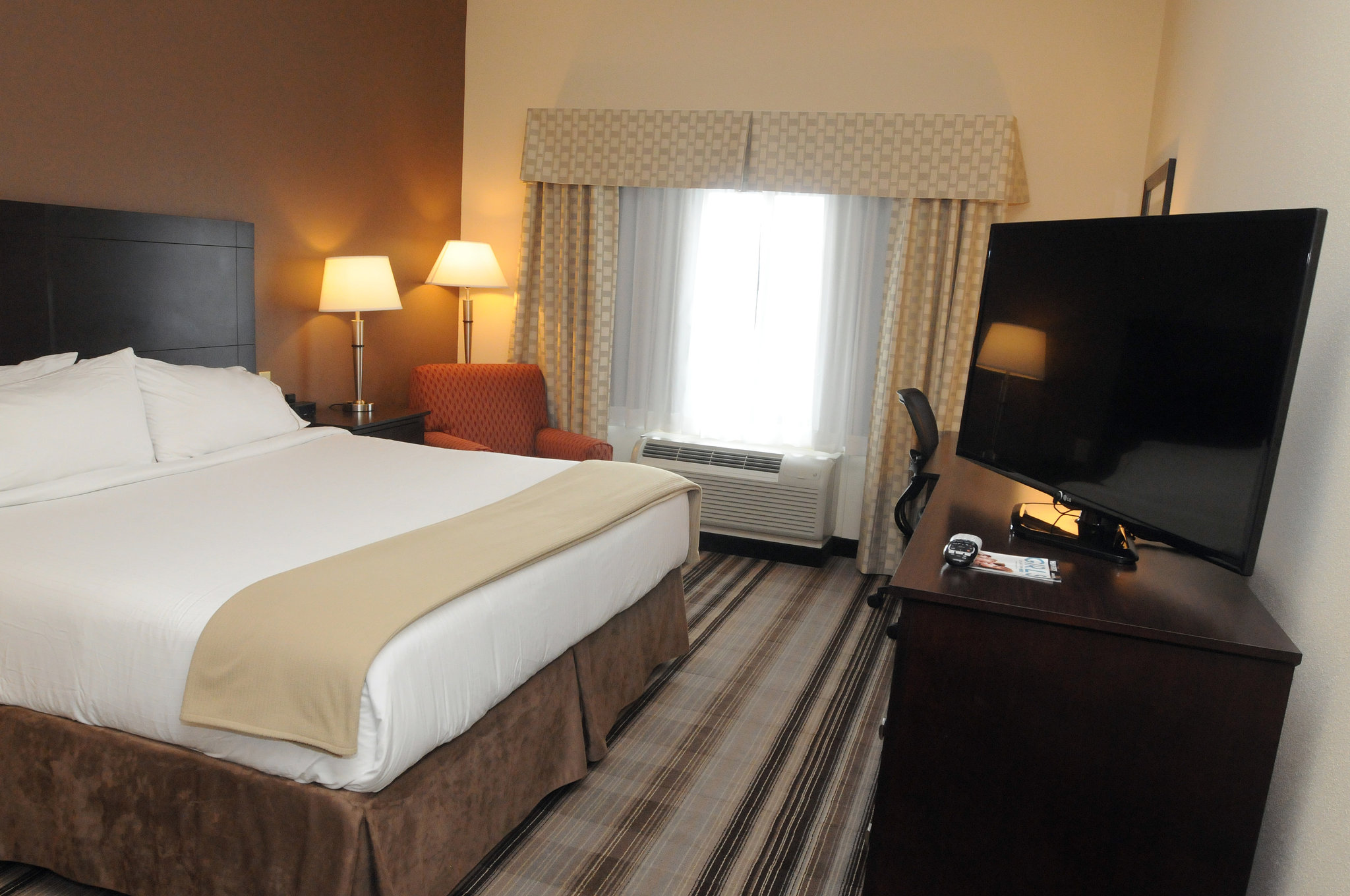 Holiday Inn Express & Suites Cambridge