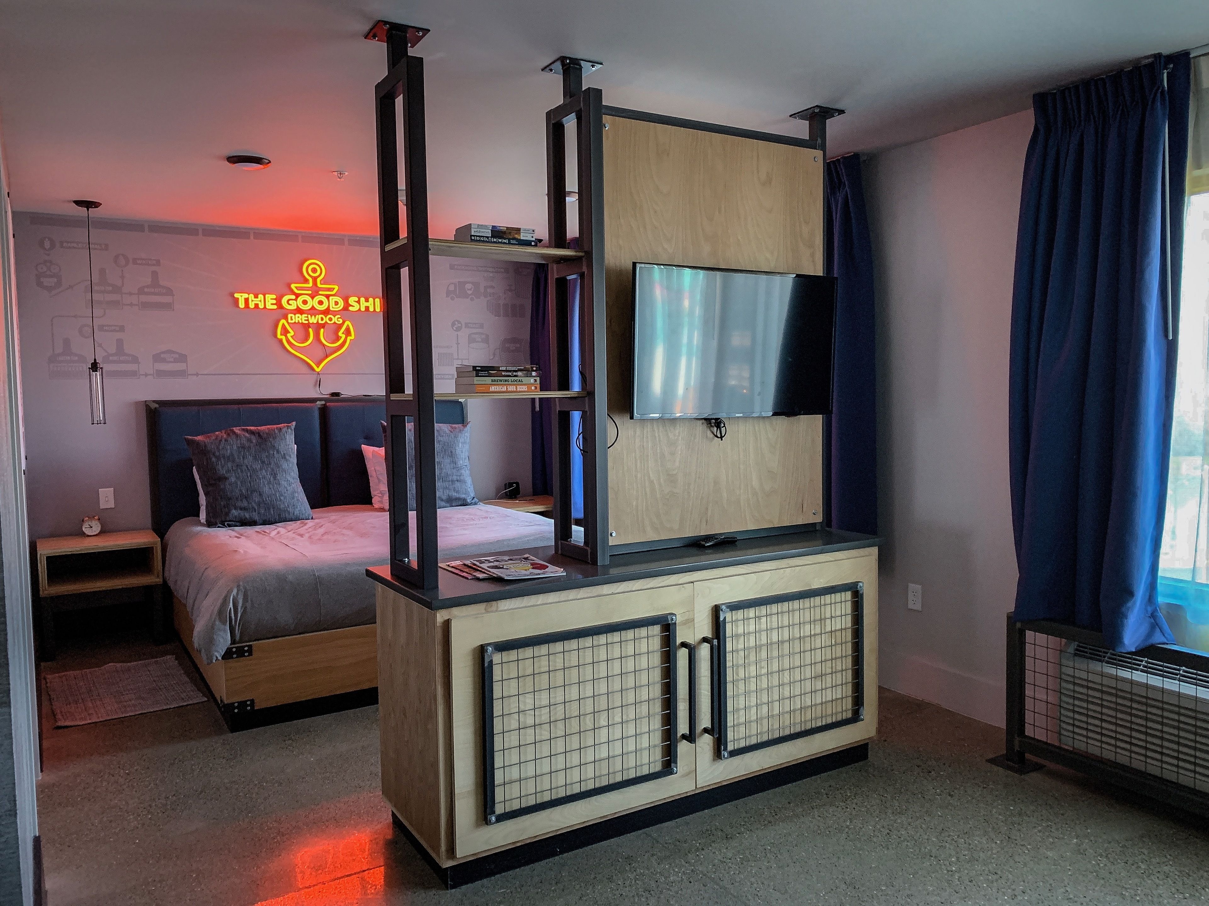 Doghouse Hotel & Brewery