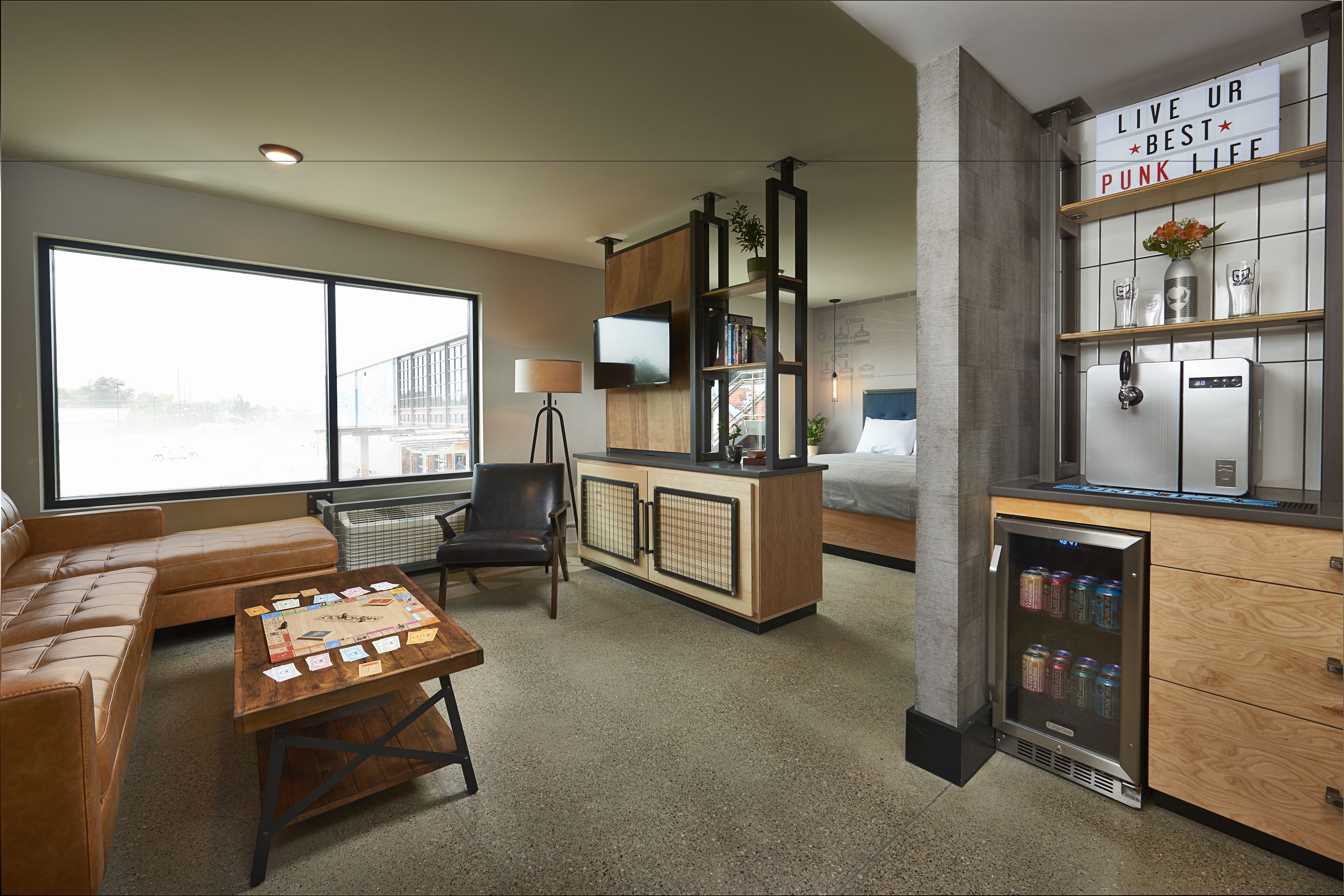 Doghouse Hotel & Brewery