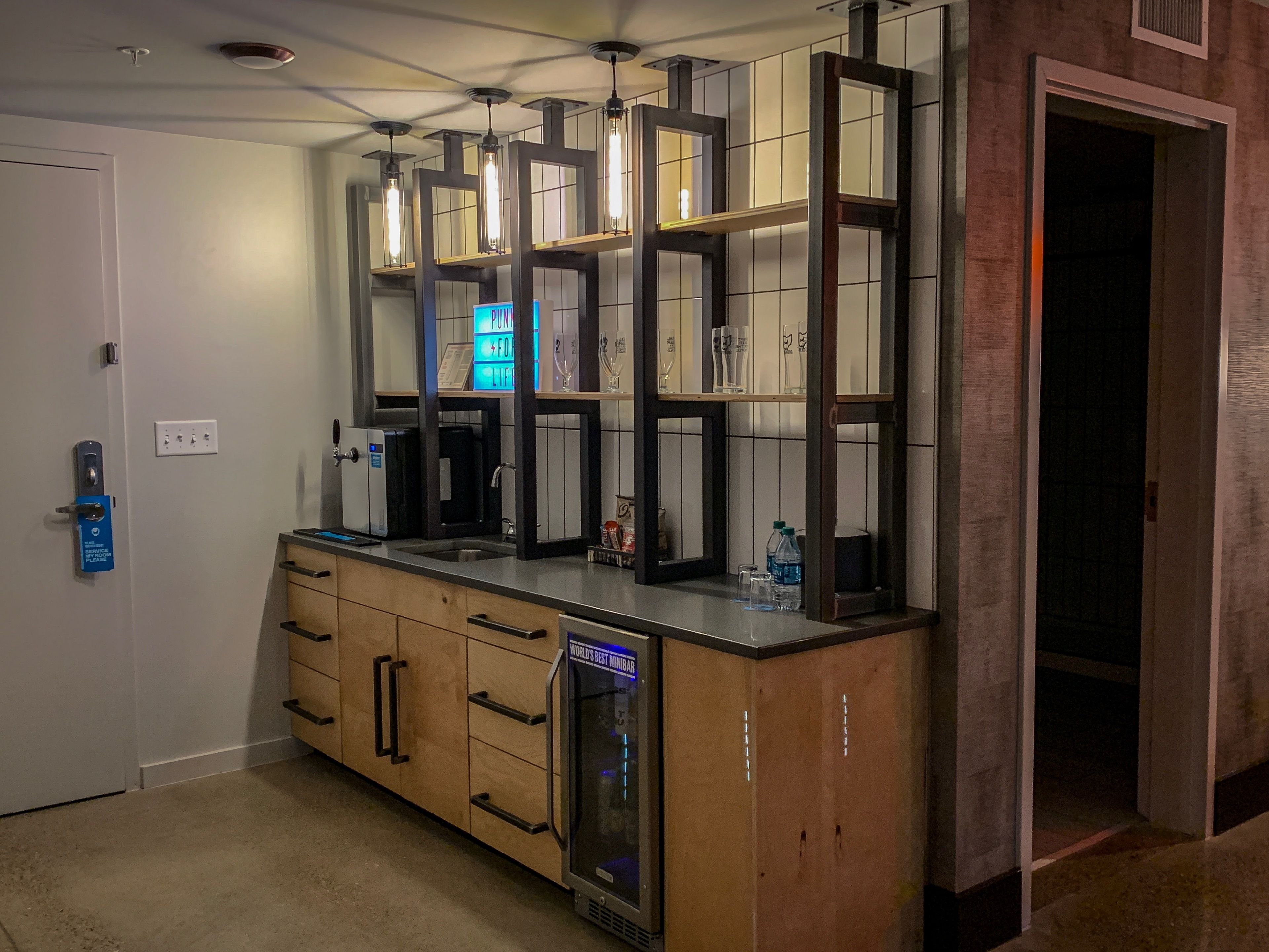 Doghouse Hotel & Brewery