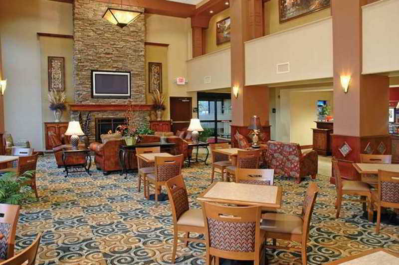 Hampton Inn & Suites Youngstown Canfield