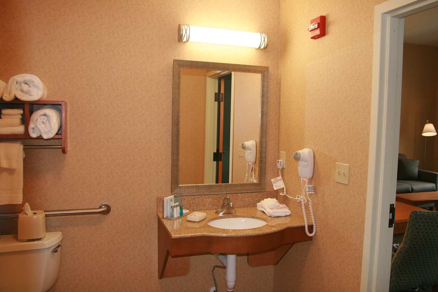 Hampton Inn & Suites Canton