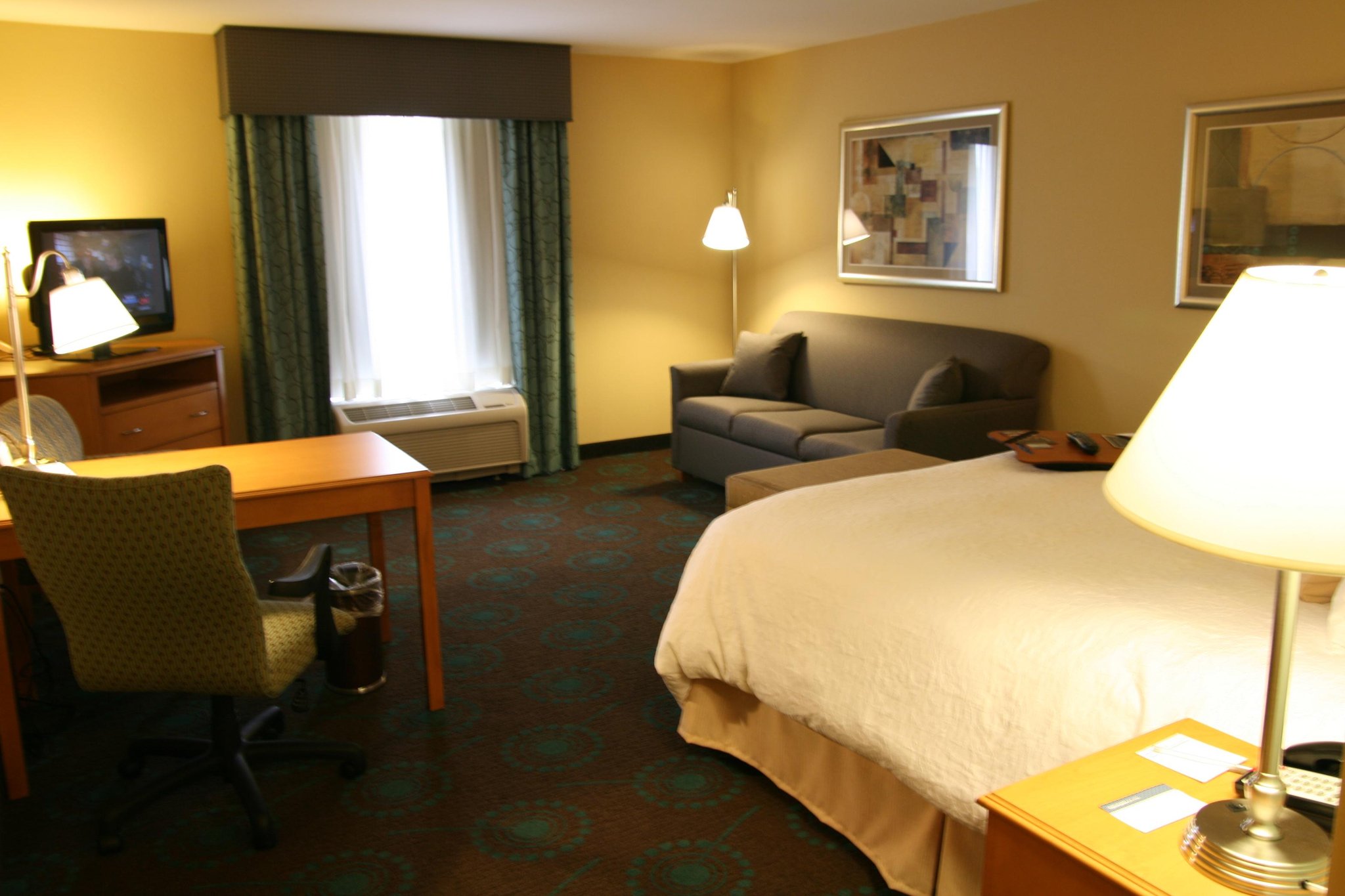 Hampton Inn & Suites Canton
