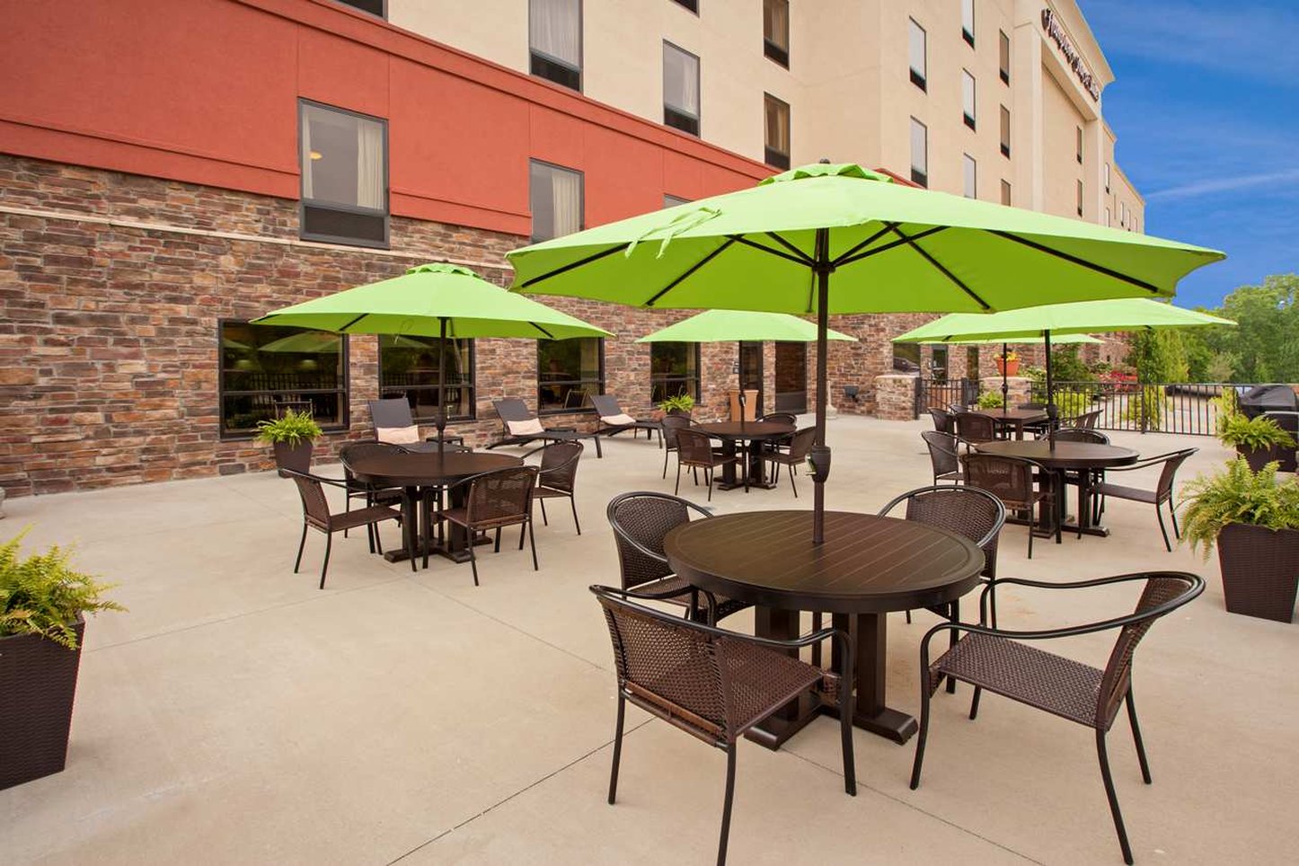 Hampton Inn & Suites Canton