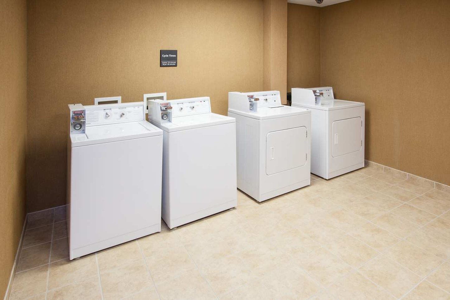 Hampton Inn & Suites Canton