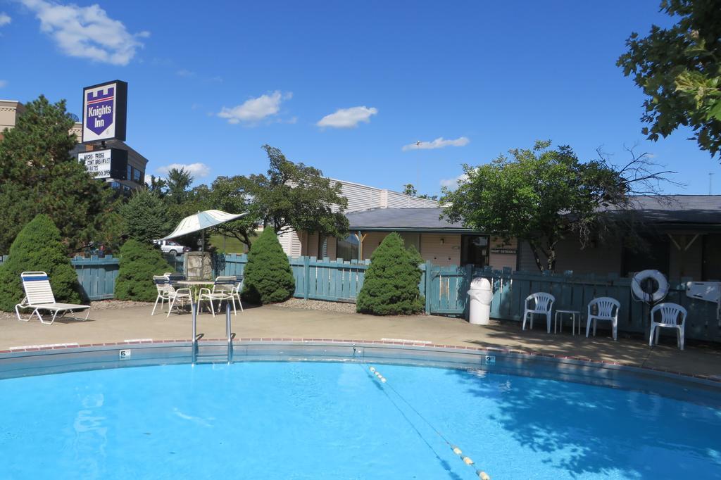 Knights Inn Canton