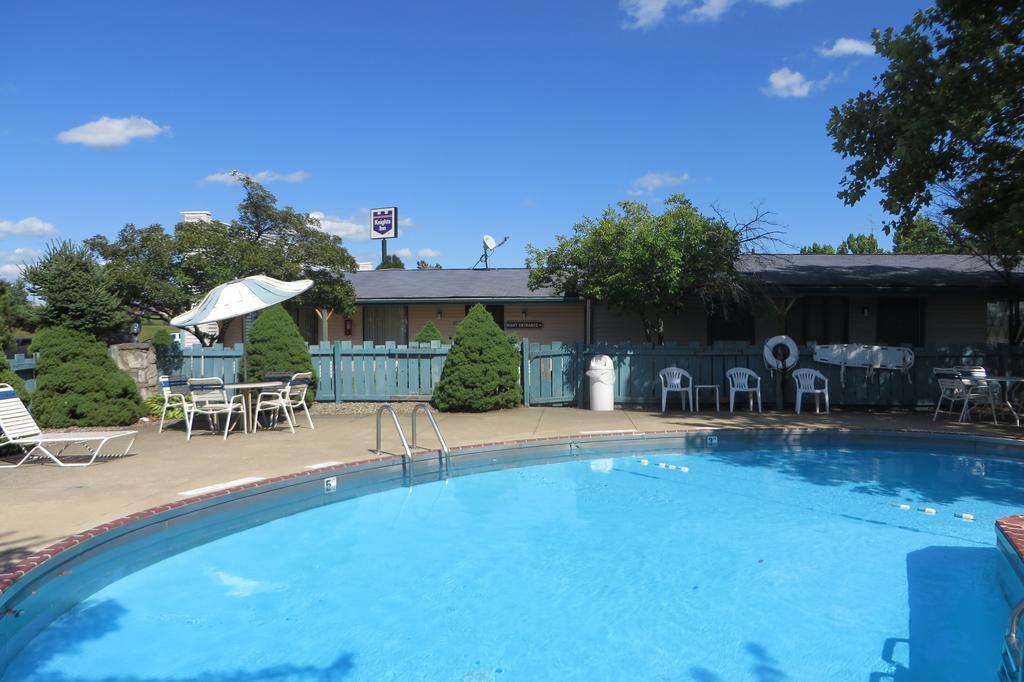 Knights Inn Canton