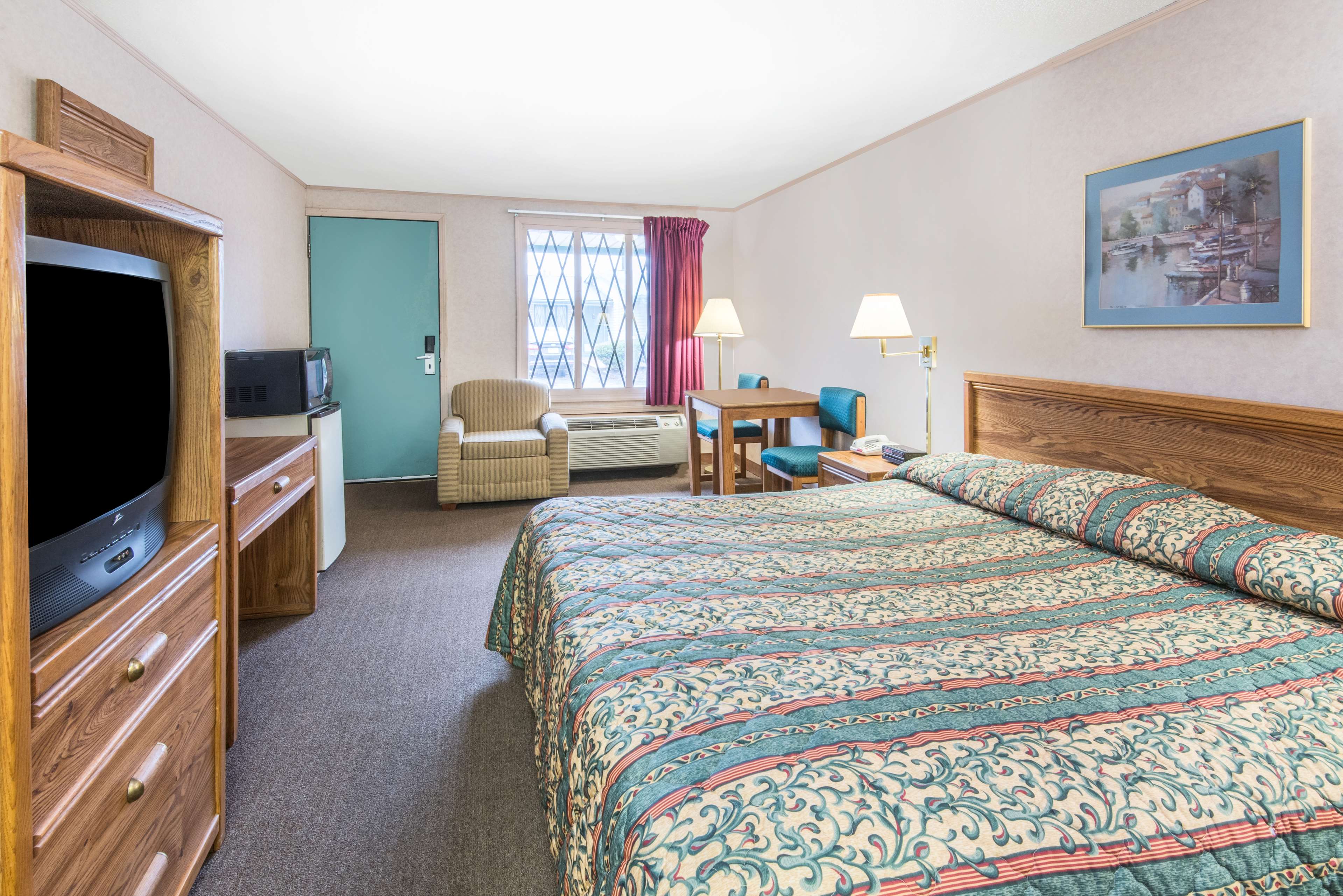 Knights Inn Canton