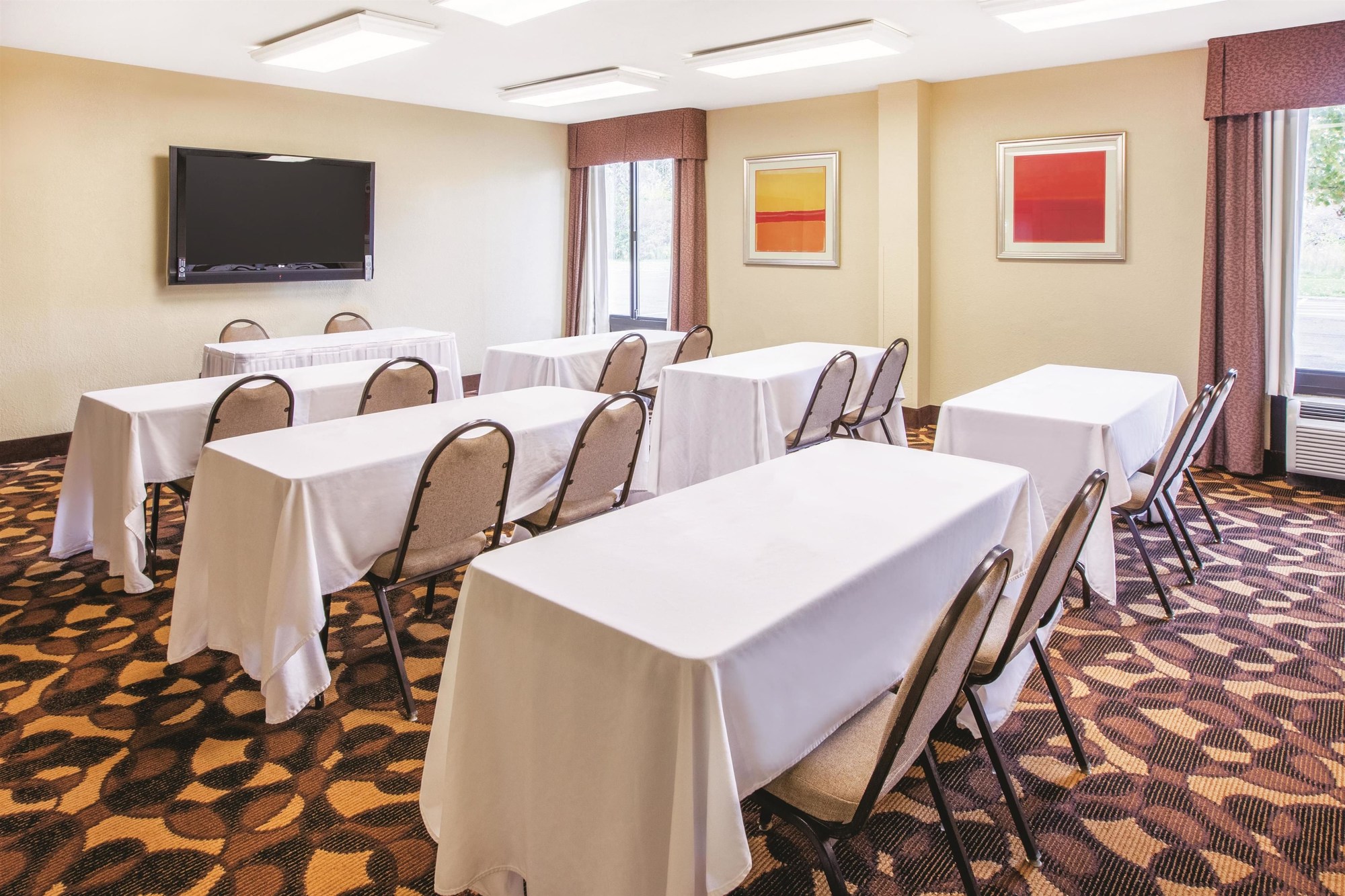 Country Inn & Suites by Radisson, Canton near Hall of Fame