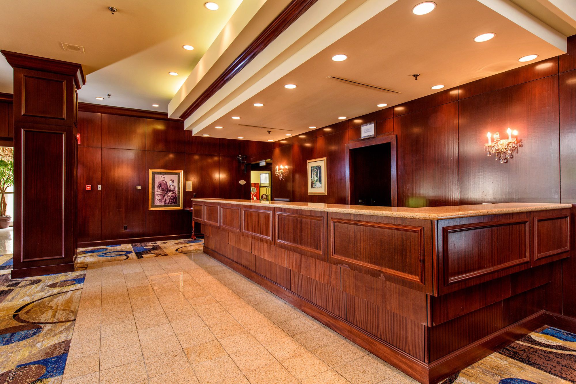 DoubleTree by Hilton Canton Downtown