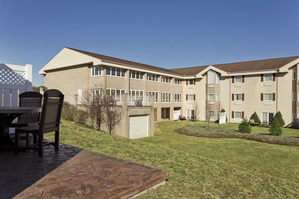 Days Inn by Wyndham Carrollton