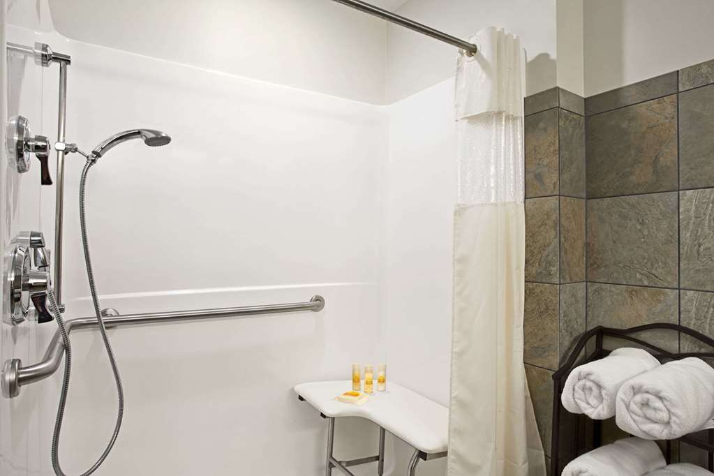 Days Inn by Wyndham Carrollton