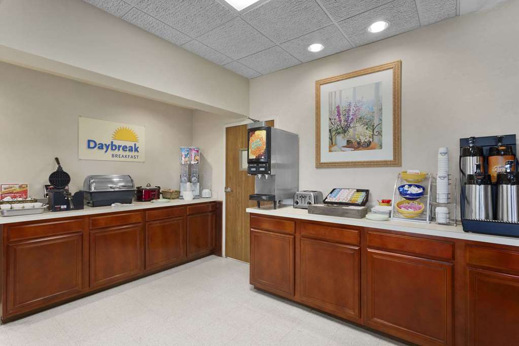 Days Inn by Wyndham Carrollton