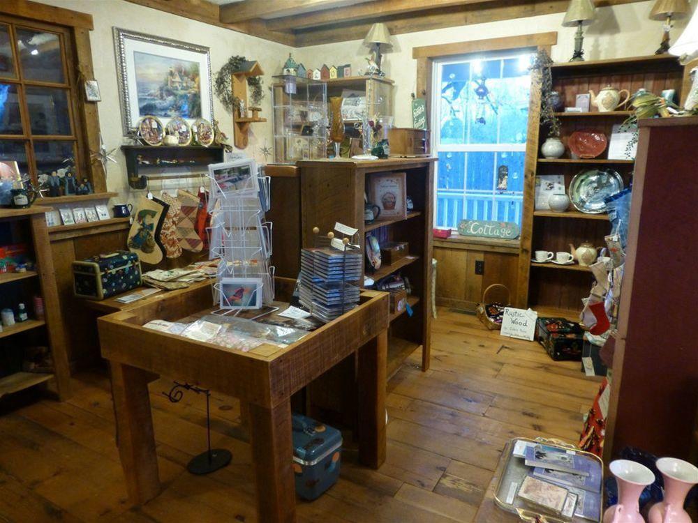 Hearthstone Inn & Suites