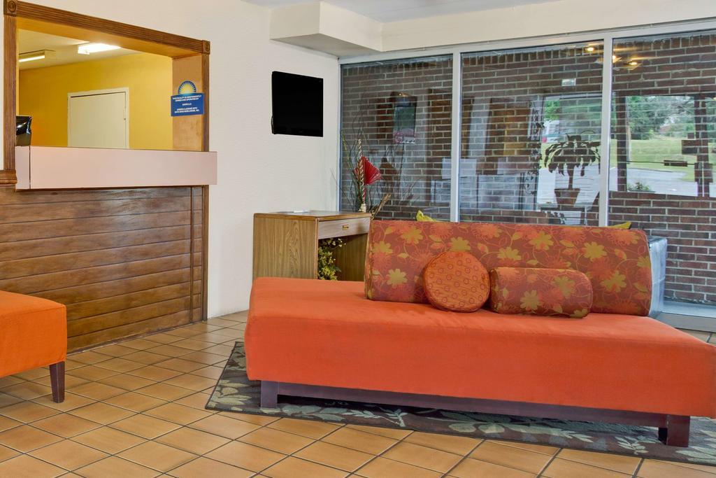 Days Inn by Wyndham Cincinnati East