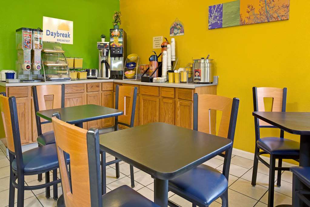 Days Inn by Wyndham Cincinnati East